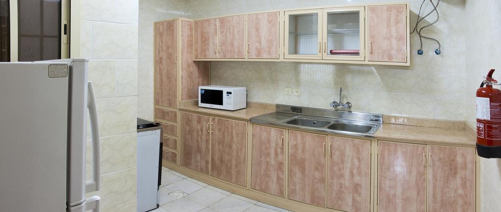 Al Farhan Hotel Suites - Al Salam Рияд Екстериор снимка